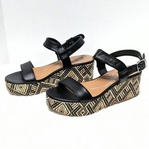 DV by Dolce Vita Black Wedges